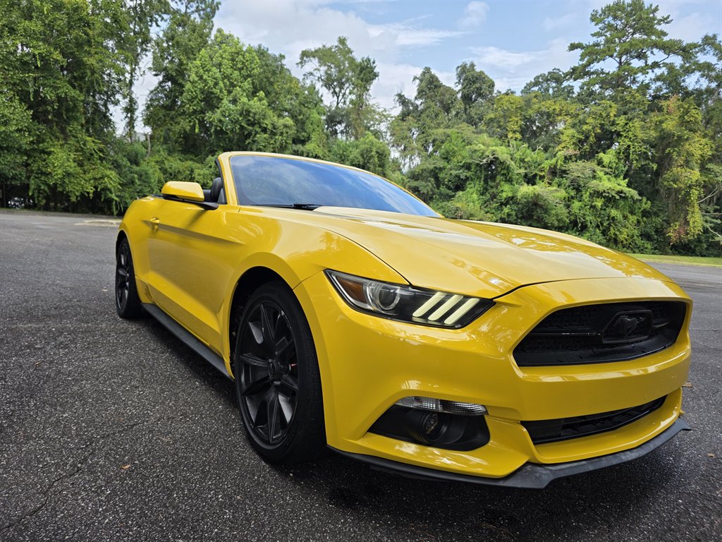 2015 Ford Mustang EcoBoost Premium's photo