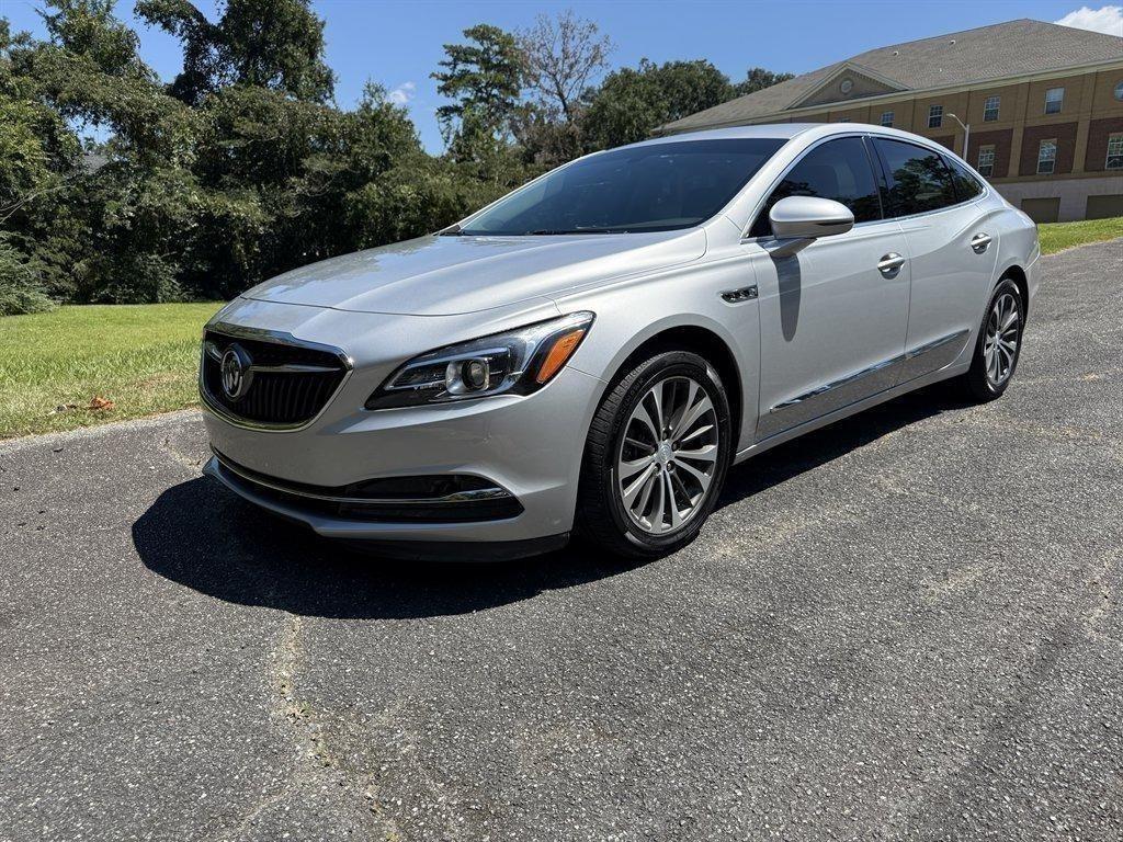 2017 Buick LaCrosse Essence's photo