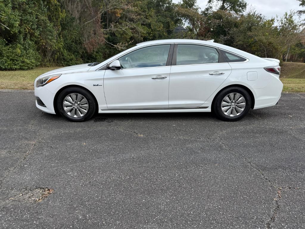 2016 Hyundai Sonata Hybrid Base's photo