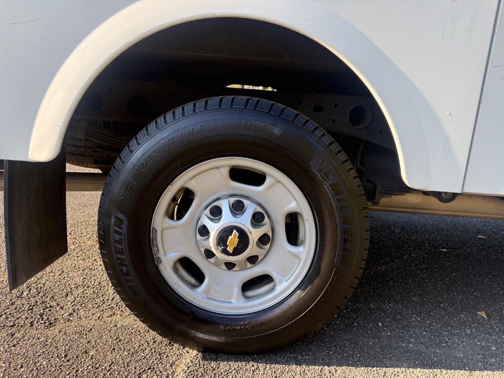 2011 Chevrolet Silverado 2500HD WT - Photo 17