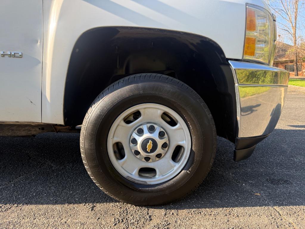 2011 Chevrolet Silverado 2500HD WT - Photo 18