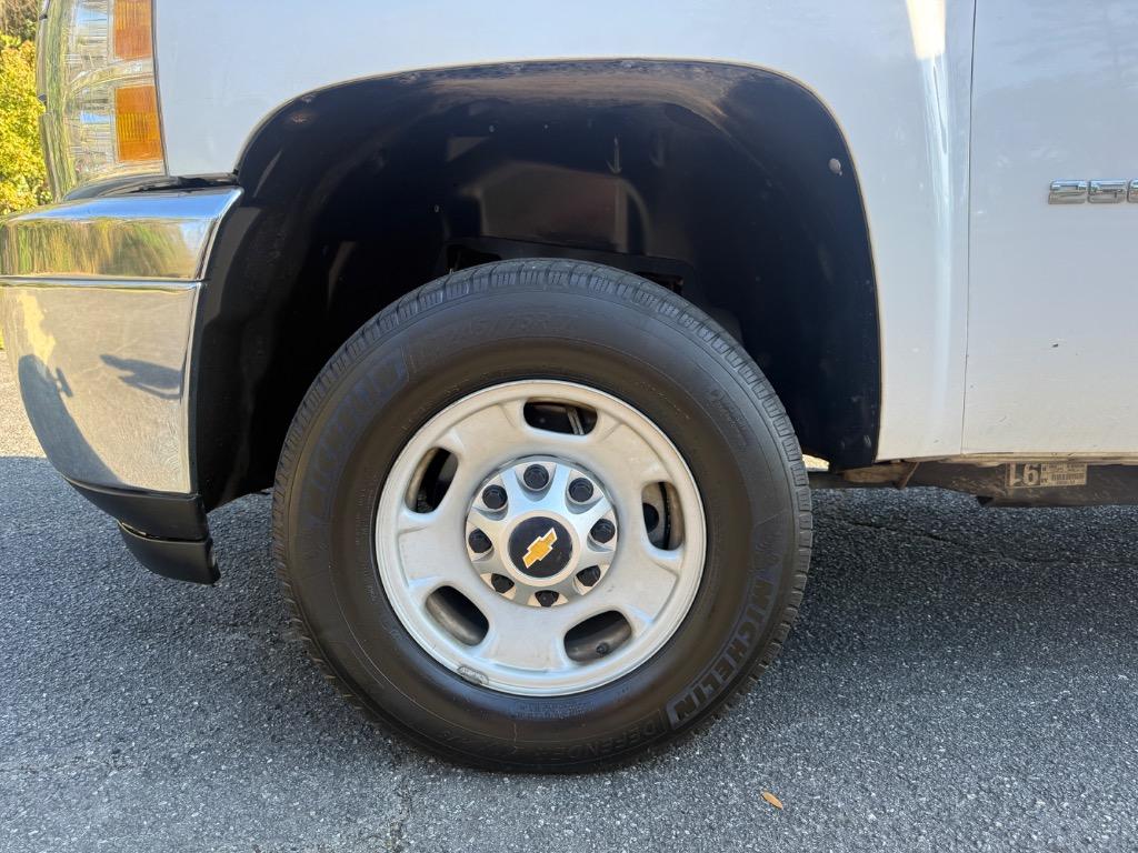2011 Chevrolet Silverado 2500HD WT - Photo 15