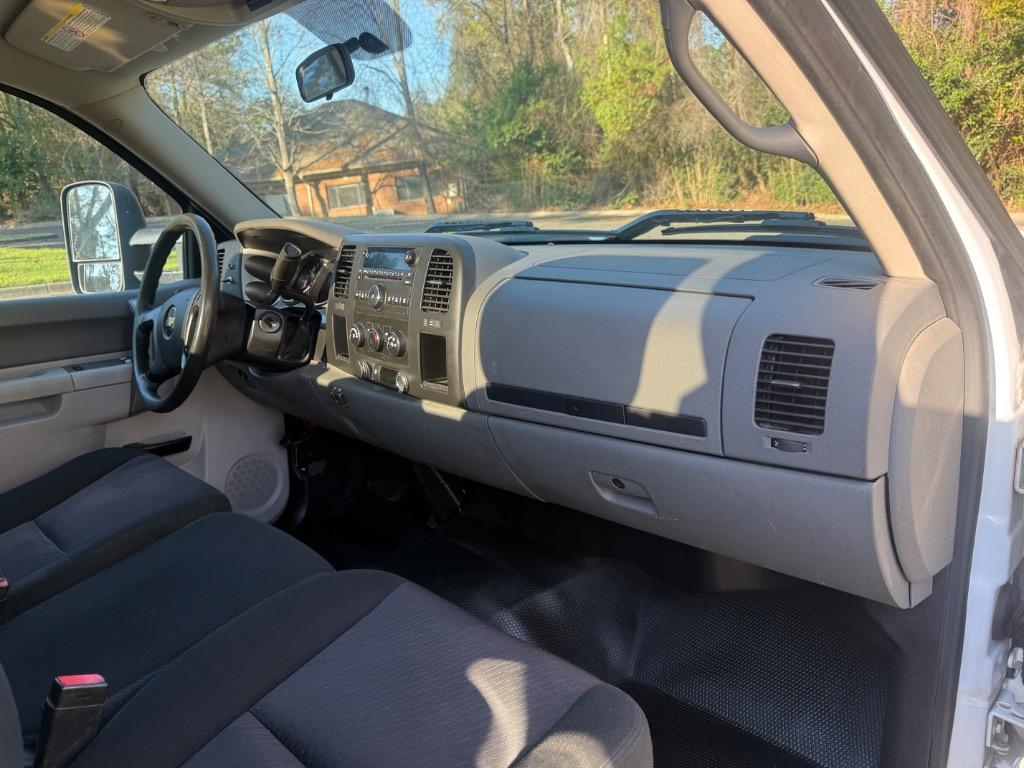 2011 Chevrolet Silverado 2500HD WT - Photo 19