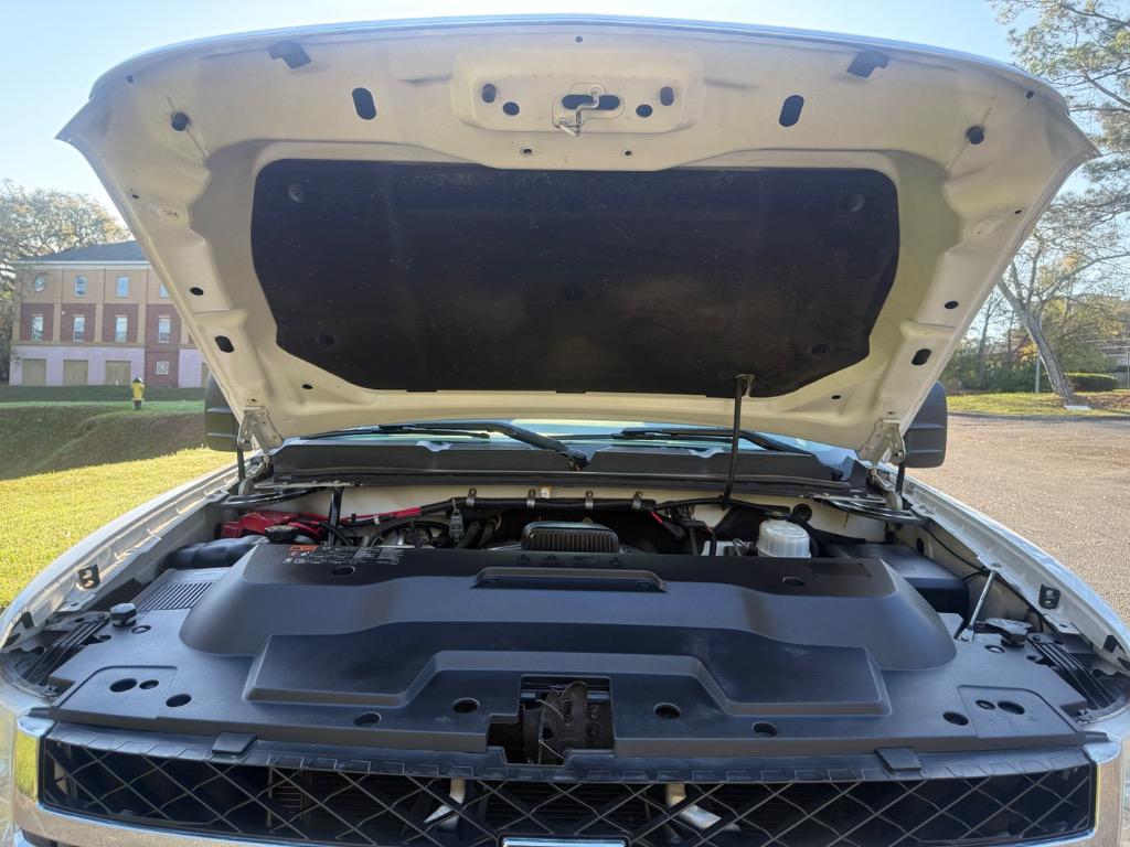 2011 Chevrolet Silverado 2500HD WT - Photo 21