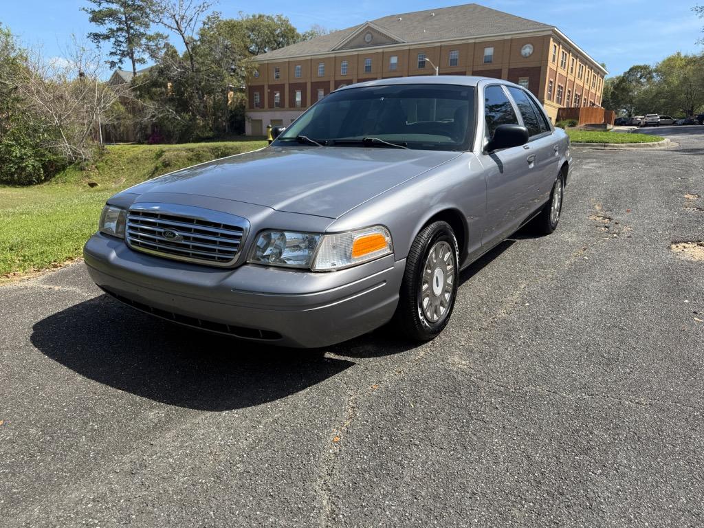 2006 Ford Crown Victoria Standard